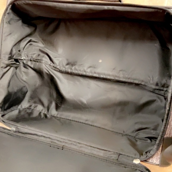 Victoria Secrets Pink luggage suitcase - Picture 6 of 7